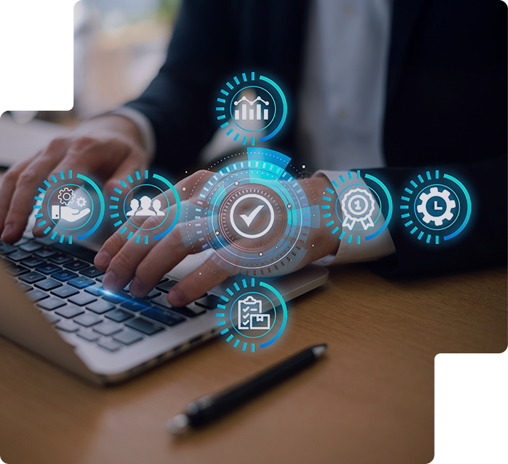 Profissional sorridente trabalhando